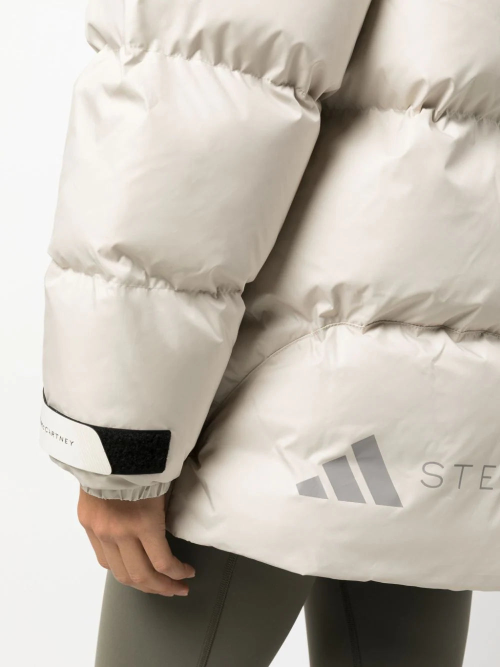 Adidas by Stella McCartney - Abrigo capitonado con logo estampado