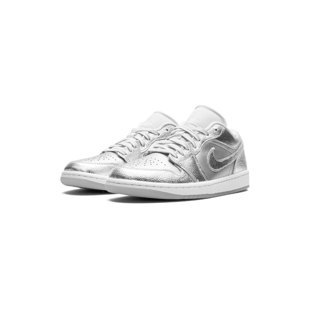 Jordan - Tenis Air Jordan 1 Low SE Metallic Silver