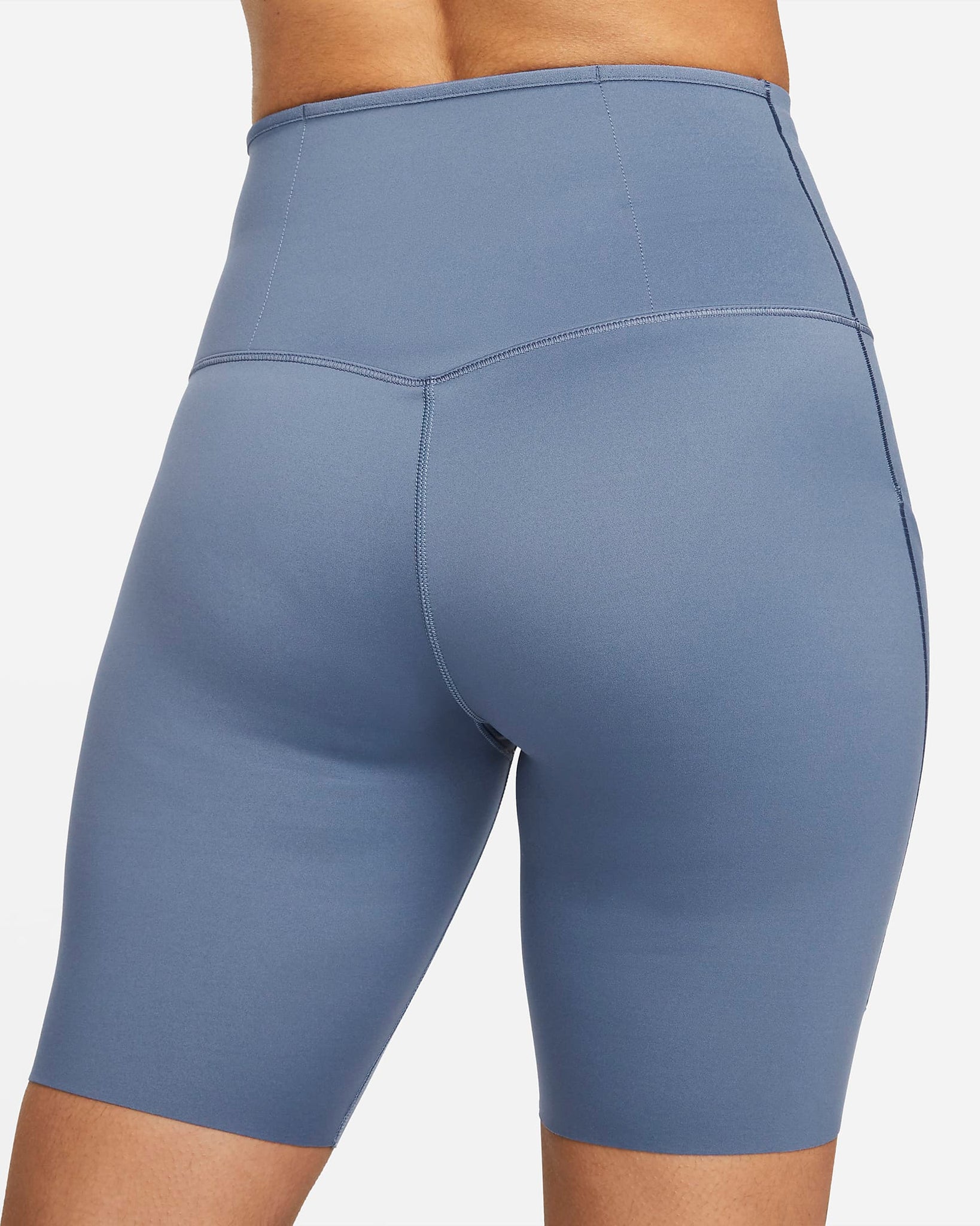 Nike Go - Shorts de ciclismo con bolsillos de tiro alto de 20 cm de sujeción firme para mujer