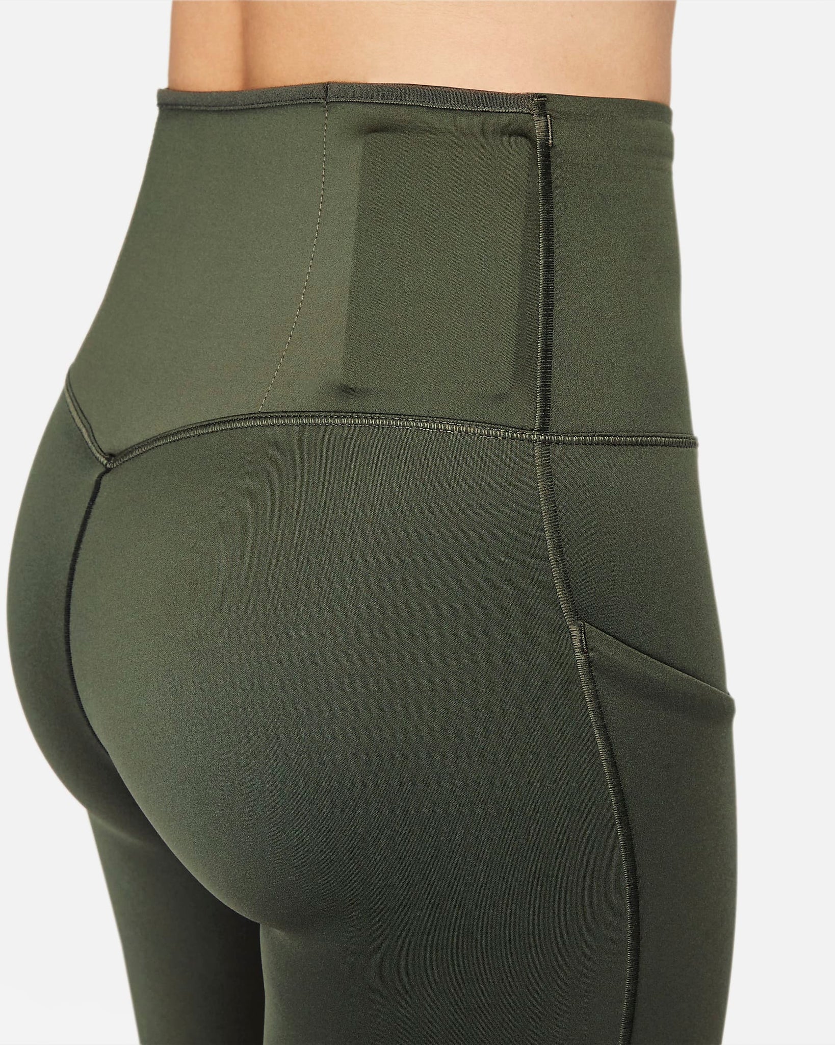 Nike Go - Shorts de ciclismo con bolsillos de tiro alto de 20 cm de sujeción firme para mujer