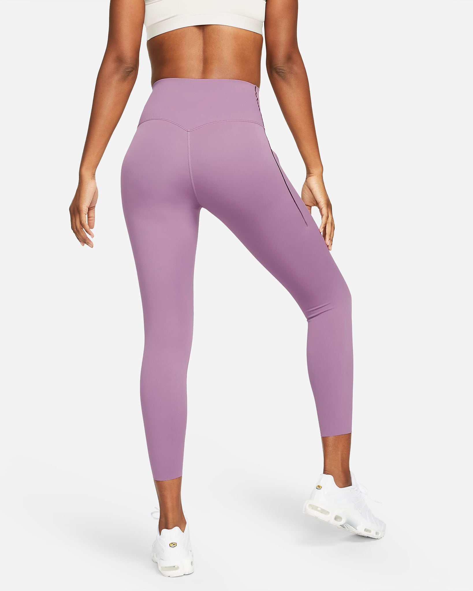 Nike Universa - Women's Medium-Support High-Waisted 7/8 Leggings with Pockets